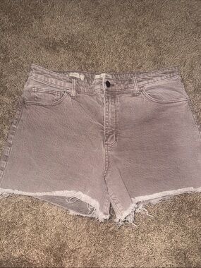 Universal Thread Women's High-Rise Frayed Hem Denim Shorts - Mauve